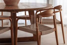 5 Bedrooms - Villa - For Sale