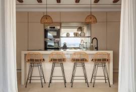 5 Bedrooms - Villa - For Sale