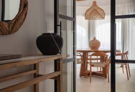 5 Bedrooms - Villa - For Sale