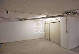 1 bedroom apartment with balcony, parking space and storage room in Armação de Pêra
