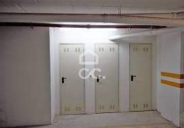 1 bedroom apartment with balcony, parking space and storage room in Armação de Pêra