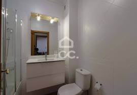1 bedroom apartment with balcony, parking space and storage room in Armação de Pêra