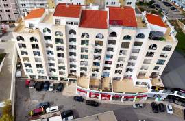 Bright 1 Bedroom Apartment with Generous Areas in Portimão