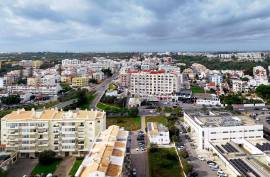 Bright 1 Bedroom Apartment with Generous Areas in Portimão