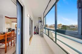 Bright 1 Bedroom Apartment with Generous Areas in Portimão