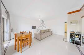 Bright 1 Bedroom Apartment with Generous Areas in Portimão