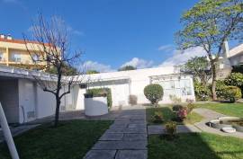 Floor furnished 3 bedroom villa in Rua do Lidador in Aldoar with garden and box next to CLIP / Porto City Park Floor furnished 3 bedroom villa in Rua do Lidador in Aldoar with garden and box next to CLIP / Porto City Park