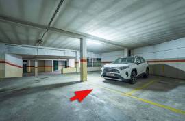 Fully Renovated 2 Bedroom Apartment a few meters from El Corte Inglès and the Metro