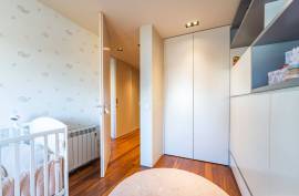 Fully Renovated 2 Bedroom Apartment a few meters from El Corte Inglès and the Metro