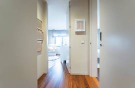 Fully Renovated 2 Bedroom Apartment a few meters from El Corte Inglès and the Metro