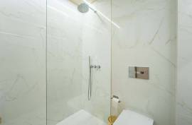 Fully Renovated 2 Bedroom Apartment a few meters from El Corte Inglès and the Metro