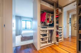 Fully Renovated 2 Bedroom Apartment a few meters from El Corte Inglès and the Metro