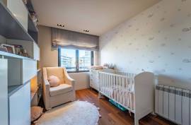 Fully Renovated 2 Bedroom Apartment a few meters from El Corte Inglès and the Metro