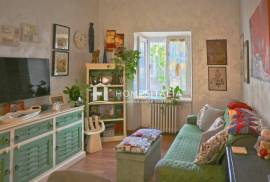 Ground floor apartment with view of castle