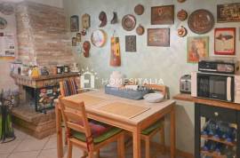 Ground floor apartment with view of castle