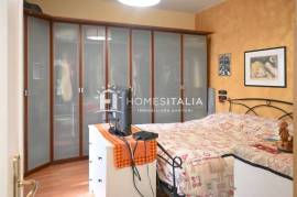 Ground floor apartment with view of castle