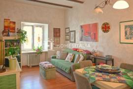 Ground floor apartment with view of castle