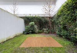 T1 of 76 m² with private garden – Lapa