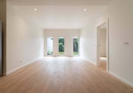 T1 of 76 m² with private garden – Lapa