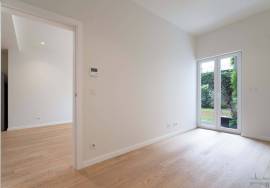 T1 of 76 m² with private garden – Lapa