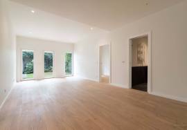 T1 of 76 m² with private garden – Lapa