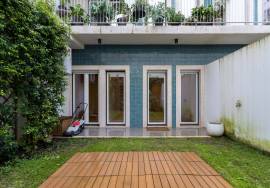 T1 of 76 m² with private garden – Lapa