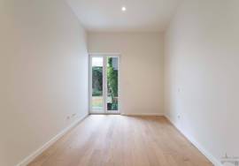 T1 of 76 m² with private garden – Lapa