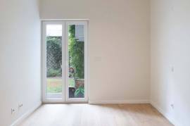 T1 of 76 m² with private garden – Lapa