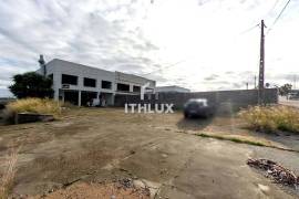 Basement building, ground floor and 1st floor, classified as an area of economic activity - Elvas, Portugal