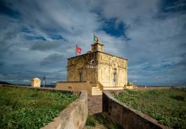 Basement building, ground floor and 1st floor, classified as an area of economic activity - Elvas, Portugal