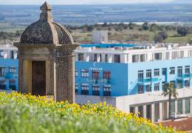 Basement building, ground floor and 1st floor, classified as an area of economic activity - Elvas, Portugal