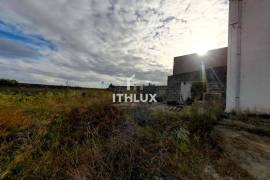 Basement building, ground floor and 1st floor, classified as an area of economic activity - Elvas, Portugal