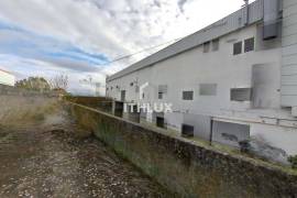 Basement building, ground floor and 1st floor, classified as an area of economic activity - Elvas, Portugal