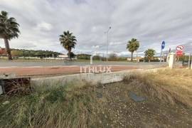 Basement building, ground floor and 1st floor, classified as an area of economic activity - Elvas, Portugal
