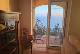 One-Bedroom with Panoramic Ocean Views in Palheiro Village