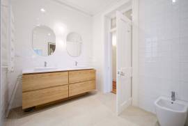 Historic 5-Bedroom Home with Panoramic Funchal Bay Views