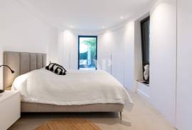 Contemporary 3 Bedroom Sea Front Villa with Rooftop and Ocean Views, Vale do Lobo