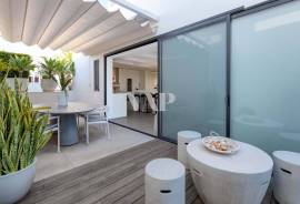 Contemporary 3 Bedroom Sea Front Villa with Rooftop and Ocean Views, Vale do Lobo