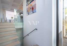 Contemporary 3 Bedroom Sea Front Villa with Rooftop and Ocean Views, Vale do Lobo