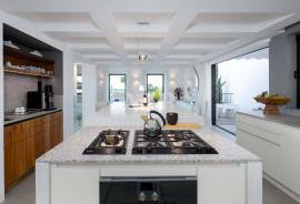 Contemporary 3 Bedroom Sea Front Villa with Rooftop and Ocean Views, Vale do Lobo