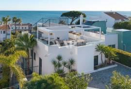 Contemporary 3 Bedroom Sea Front Villa with Rooftop and Ocean Views, Vale do Lobo