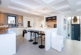 Contemporary 3 Bedroom Sea Front Villa with Rooftop and Ocean Views, Vale do Lobo