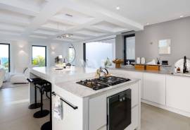 Contemporary 3 Bedroom Sea Front Villa with Rooftop and Ocean Views, Vale do Lobo