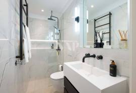 Contemporary 3 Bedroom Sea Front Villa with Rooftop and Ocean Views, Vale do Lobo