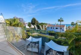 Contemporary 3 Bedroom Sea Front Villa with Rooftop and Ocean Views, Vale do Lobo