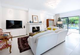 4 Bedroom Golf Front Villa in Vilamoura with Pool and Private Garden