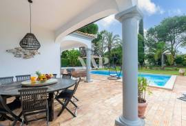 4 Bedroom Golf Front Villa in Vilamoura with Pool and Private Garden