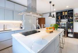 4 Bedroom Golf Front Villa in Vilamoura with Pool and Private Garden