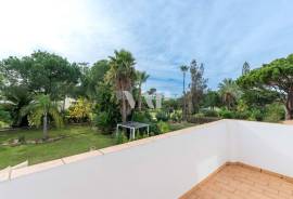 4 Bedroom Golf Front Villa in Vilamoura with Pool and Private Garden