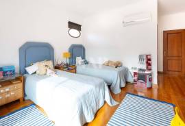 4 Bedroom Golf Front Villa in Vilamoura with Pool and Private Garden